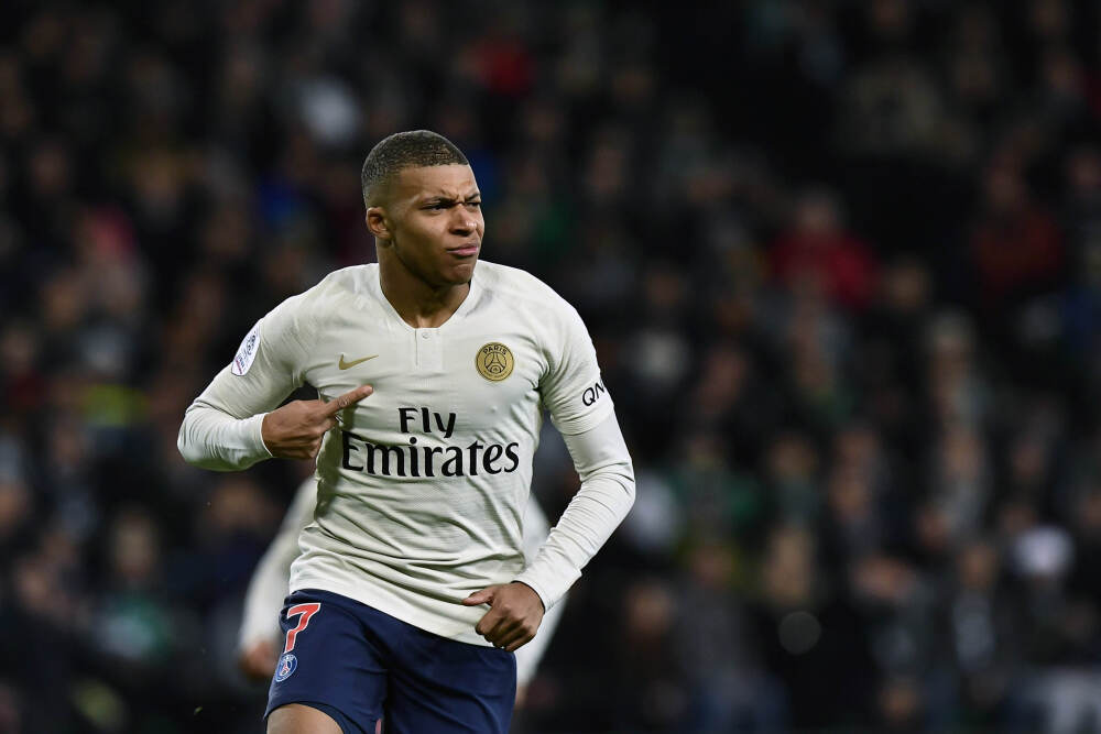 哈里森·巴恩斯本赛季足球服入场穿搭！这些复古球衣品味相当之高